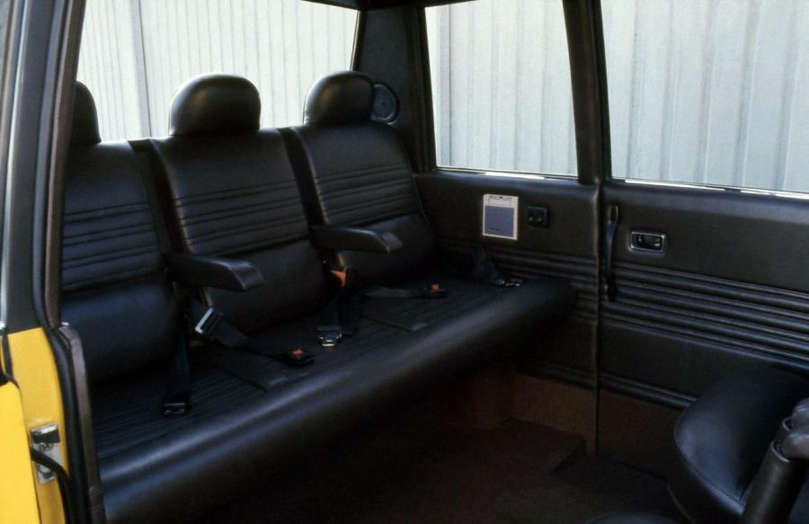 Интерьер Alfa Romeo New York Taxi Concept 1976 года  (фото 11 из 21)